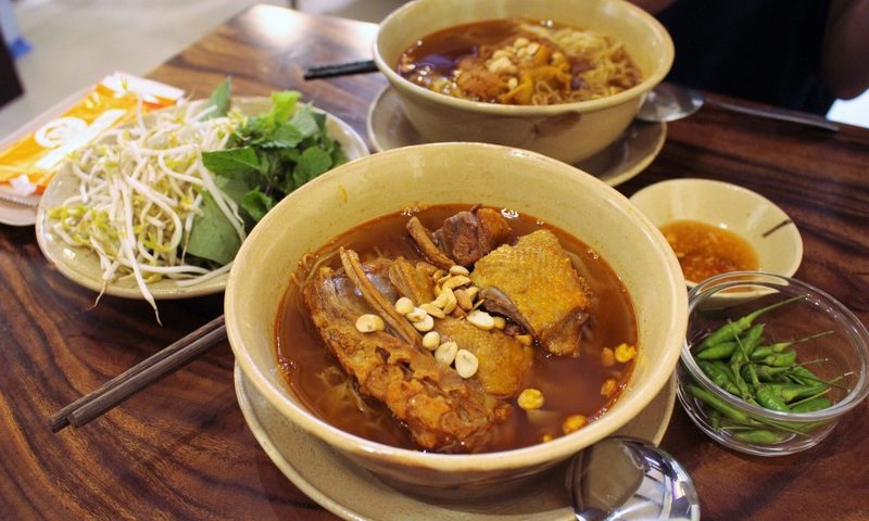 Mì quảng vịt Phan Thiết là món ngon mà bạn không nên bỏ qua khi ghé thăm Bình Thuận